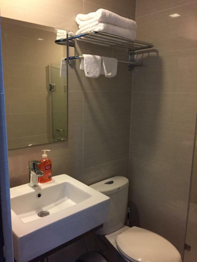 101 Newport Condo C2 Manila Esterno foto