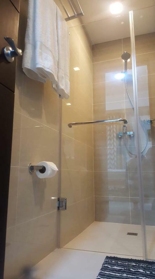 101 Newport Condo C2 Manila Esterno foto