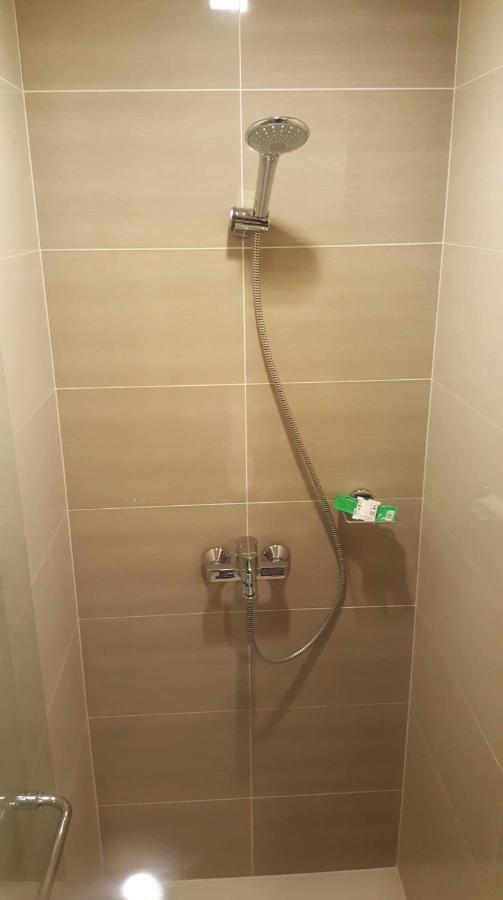 101 Newport Condo C2 Manila Esterno foto
